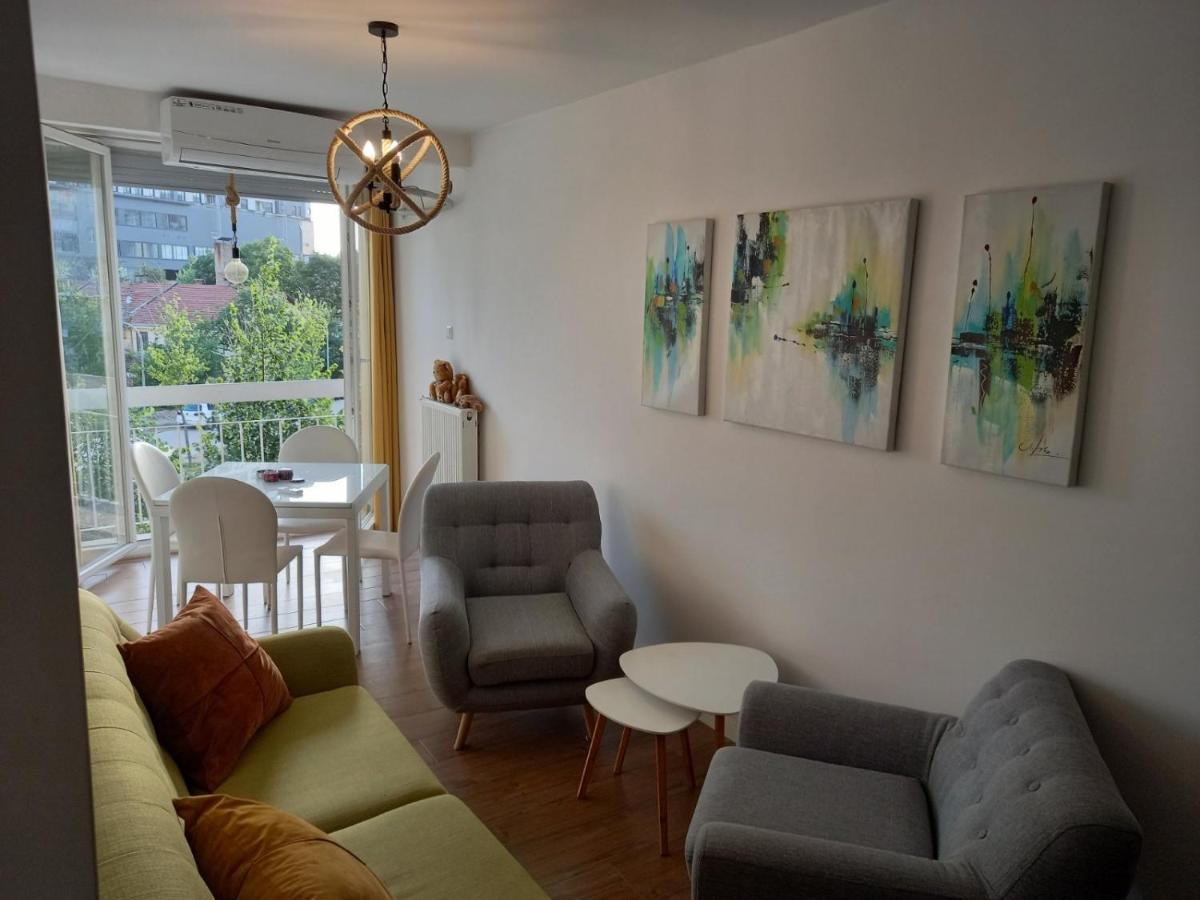 Aaa Apartment Prishtine Bagian luar foto