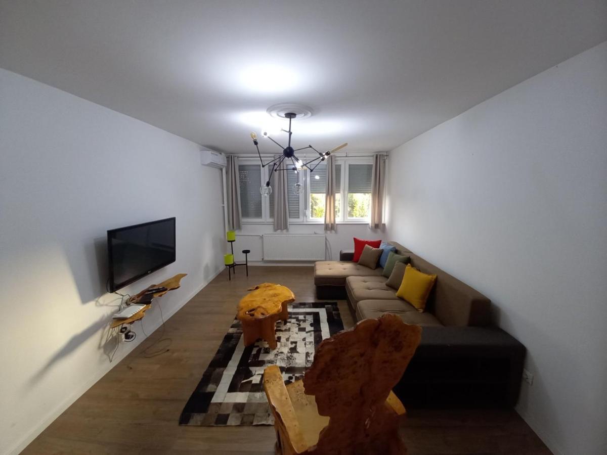 Aaa Apartment Prishtine Bagian luar foto